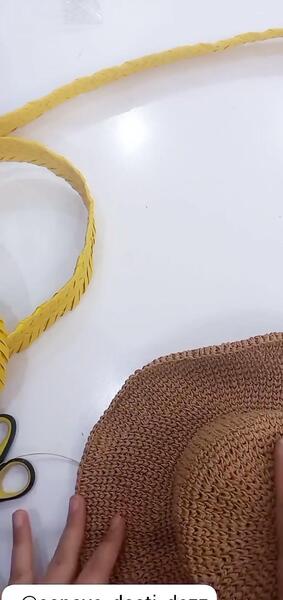 عکس بافت شال گردن با کارتون