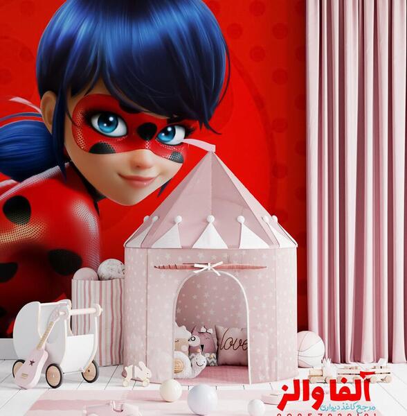 عکس کاغذ دیواری دختر کفشدوزکی