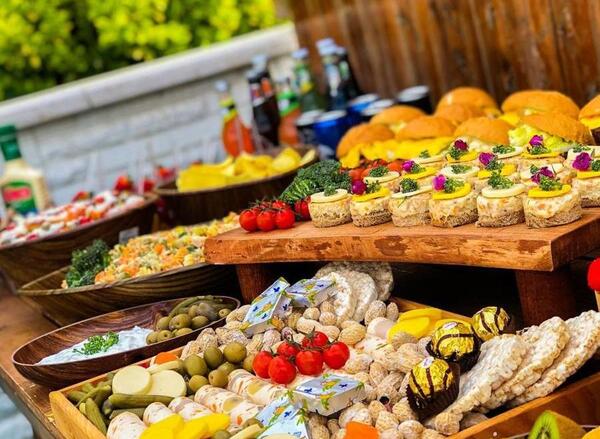 عکس های تزیین میز تولد
