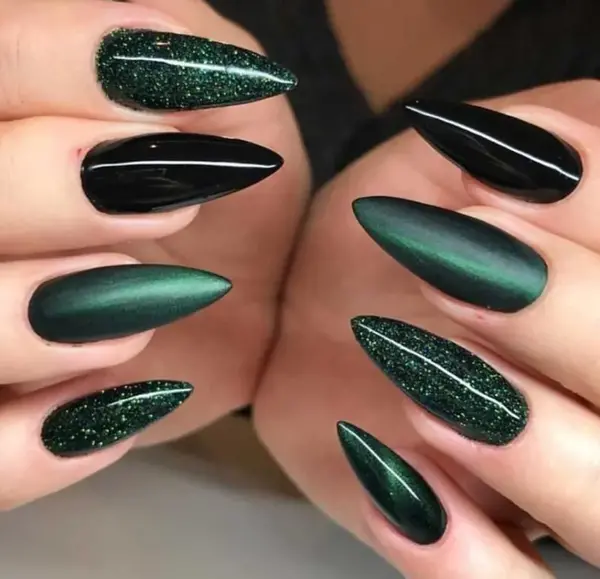 عکس مدل ناخن رنگ سبز