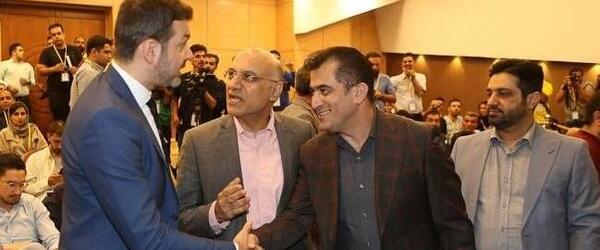 عکس خلیل زاده استقلال