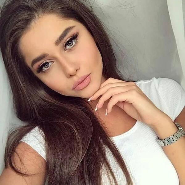 عکس زن محمدرضا گلزار