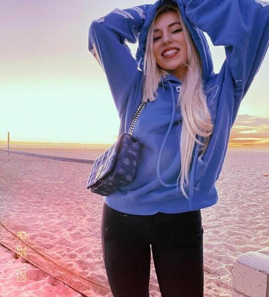 عکس های ava max