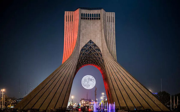 عکس برج آزادی