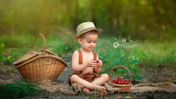 عکس کودک فضای باز