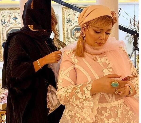 عکس بهاره در مراسم ختم