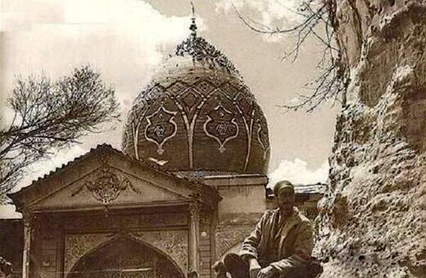 عکس زنان قاجار با سبیل