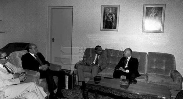 عکس سیاه سفید برج آزادی