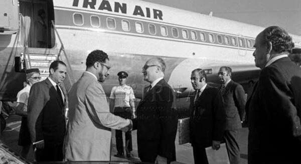 عکس سیاه سفید برج آزادی