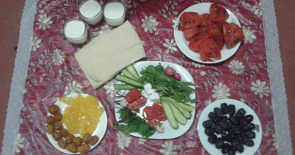 عکس ساده سفره افطار