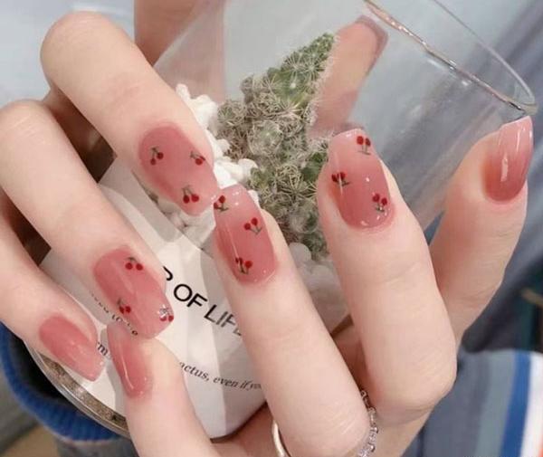 عکس طرح ناخن صورتی ساده