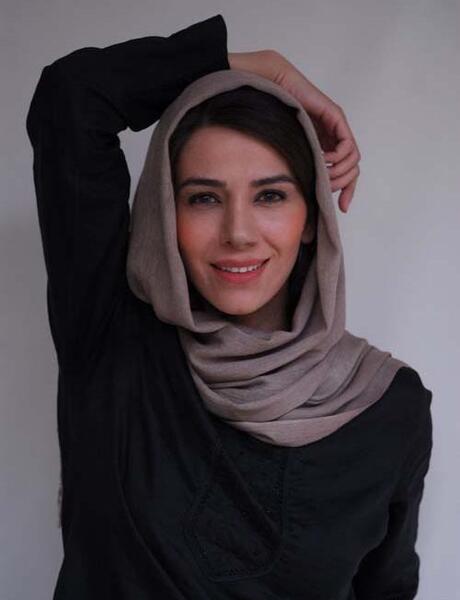 عکس زن سیبیلو