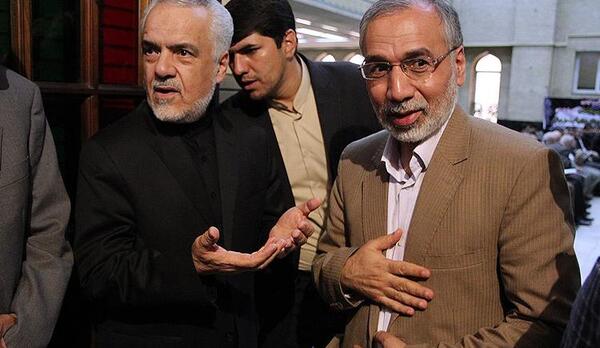 عکس ایستاده روحانی