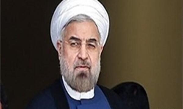 عکس ایستاده روحانی
