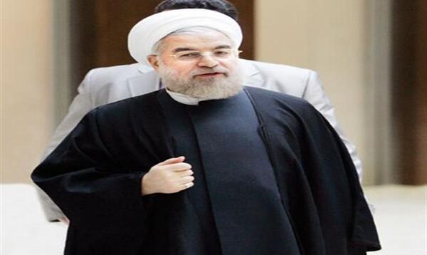 عکس ایستاده روحانی