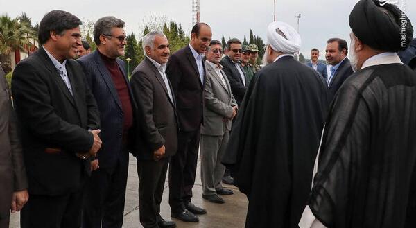 عکس ایستاده روحانی