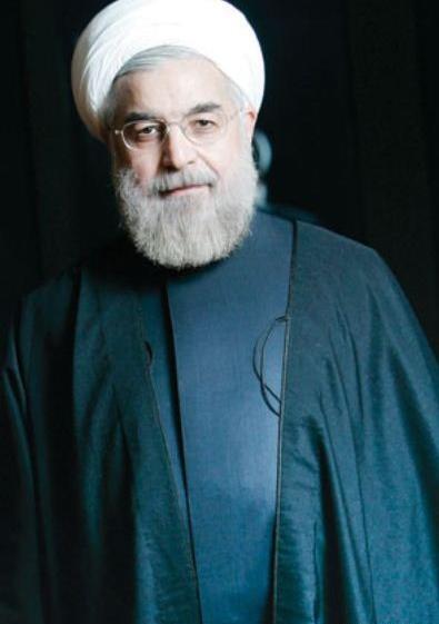 عکس ایستاده روحانی