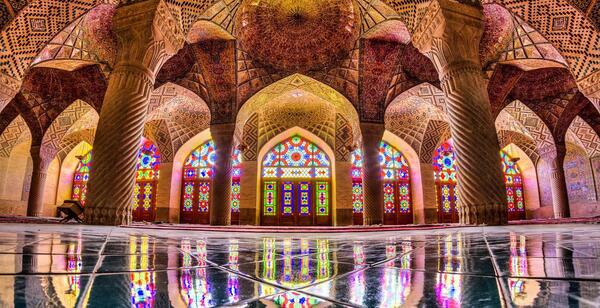 عکس کافه صورتی در شیراز
