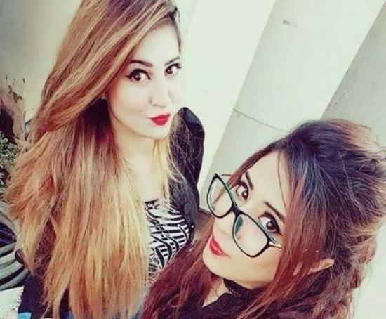 ژست عکس سلفی زیبا