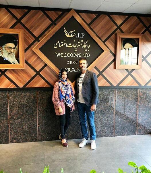 عکس همسر جواد نکونام در فرودگاه