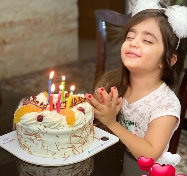 عکس همسر جواد نکونام در فرودگاه