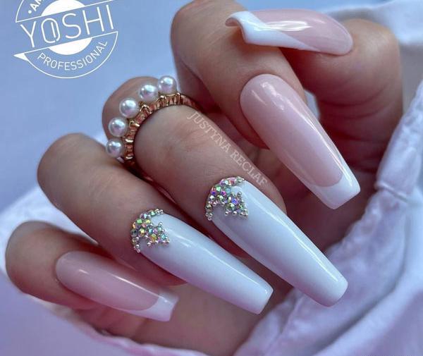 عکس طراحی ناخن اکلیلی