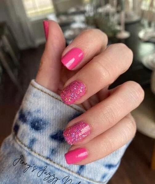 عکس طراحی ناخن اکلیلی