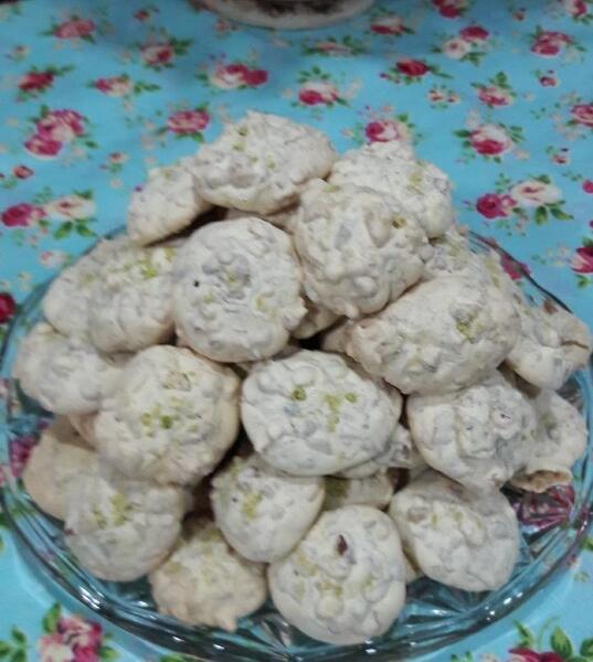 عکس شیرینی گردویی پفکی