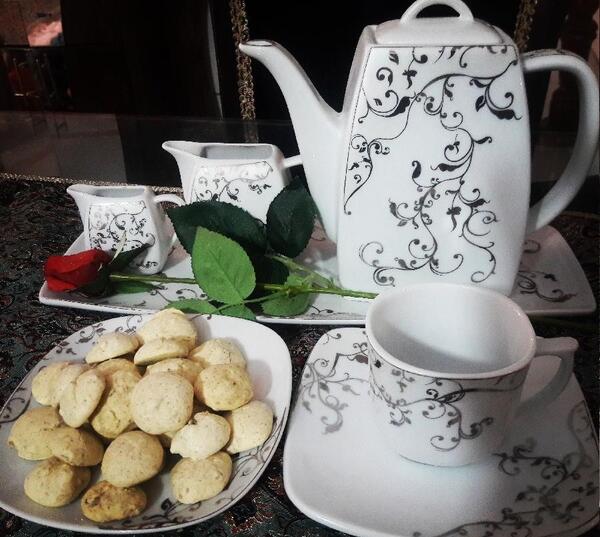 عکس شیرینی گردویی پفکی