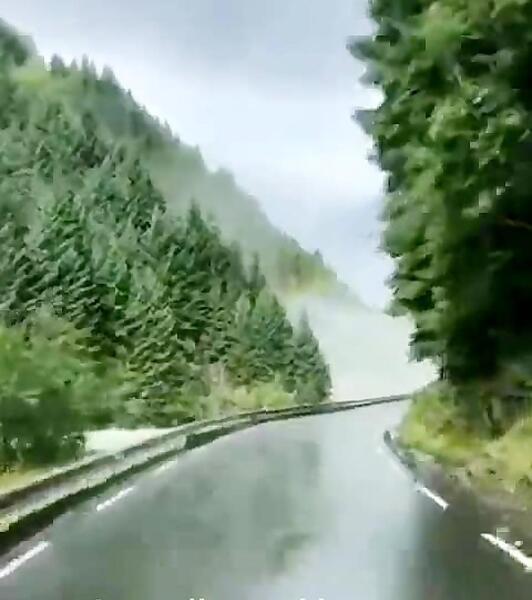 عکس بارش باران روی زمین