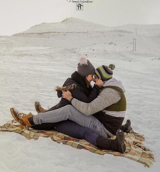 عکس دست دونفره زمستانی