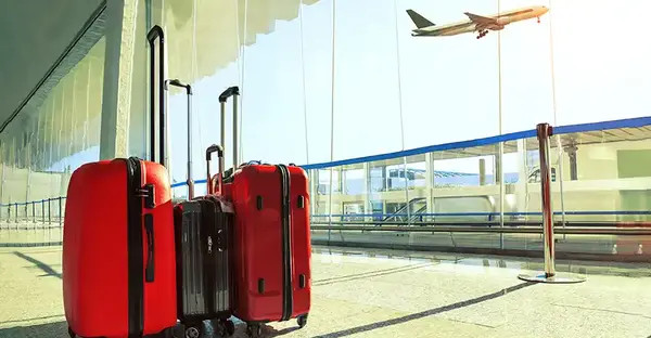 عکس چمدان در فرودگاه