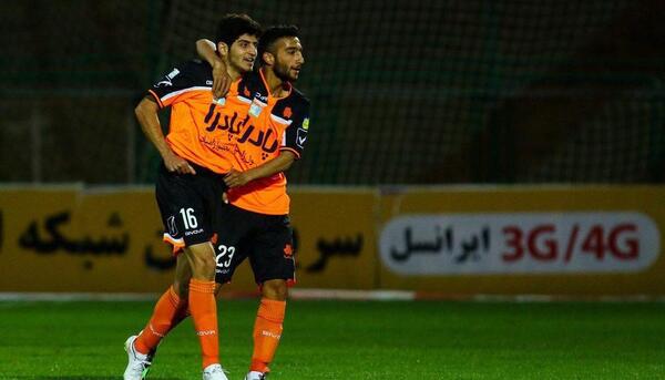 عکس مهدی ترابی با لباس استقلال