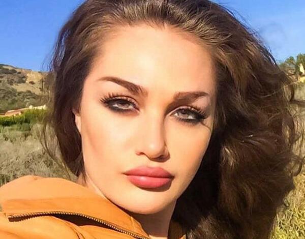 عکس طلا گلزار کنار ابی