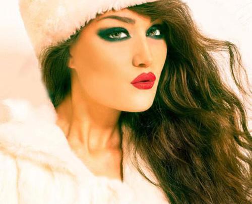 عکس طلا گلزار کنار ابی