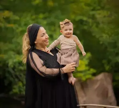 ژست عکس عکاسی تولد