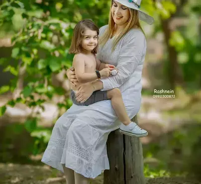 ژست عکس عکاسی تولد