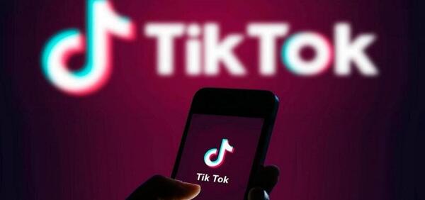 عکس مدیسا مظاهری نیا تیک تاکر