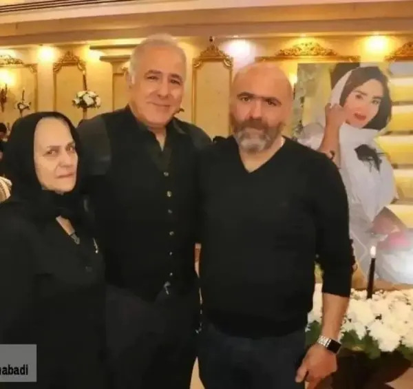 عکس زهره فکور صبور با مادرش