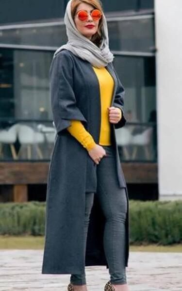 ژست عکس ایستاده با مانتو
