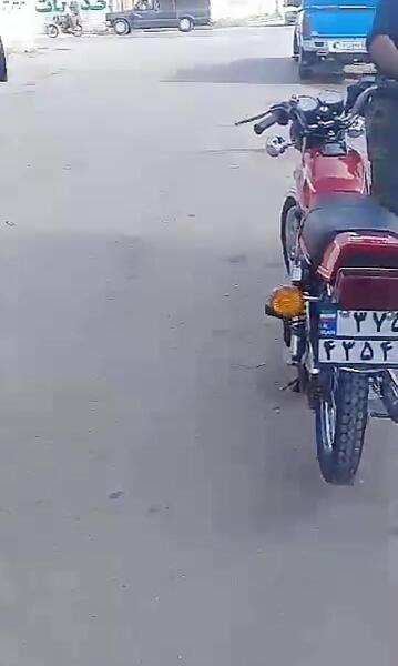 عکس سوزوکی جی پی 125