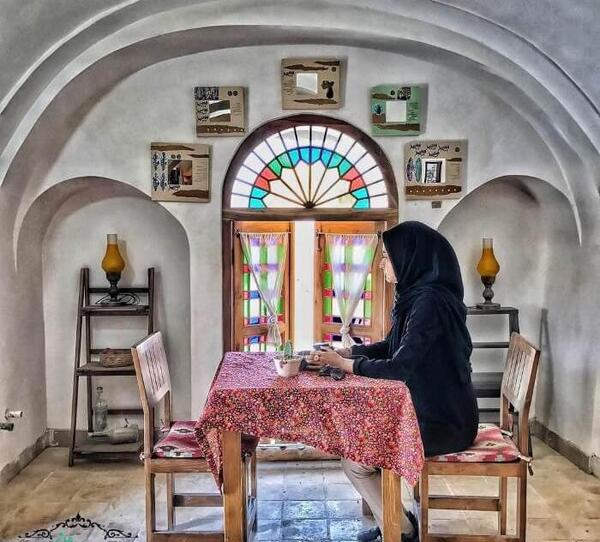 ژست های عکس گرفتن دخترانه با حجاب