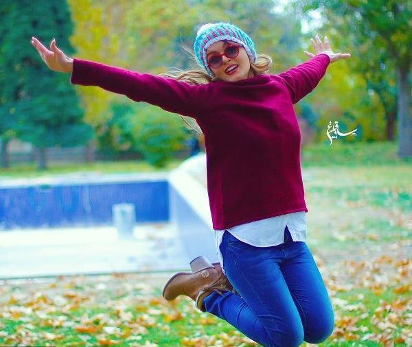 ژست های عکس گرفتن دخترانه با حجاب
