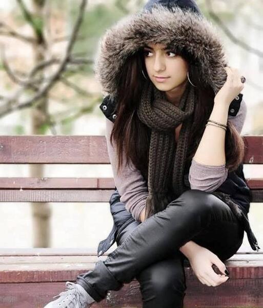 ژست های عکس گرفتن دخترانه با حجاب