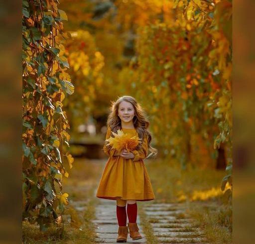 ژست عکس دختر بچه