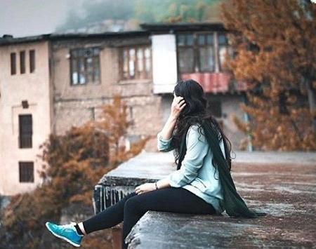 عکس دختر ایرانی کنار دریا از پشت سر