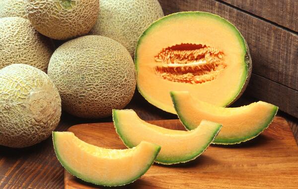 عکس از میوه های بهاری