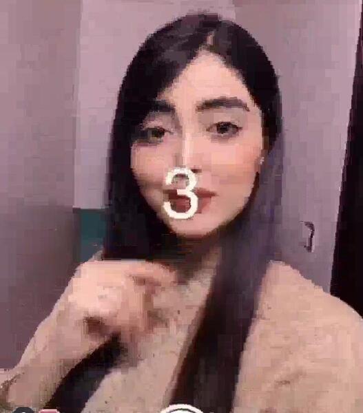 ژست عکس کلاه