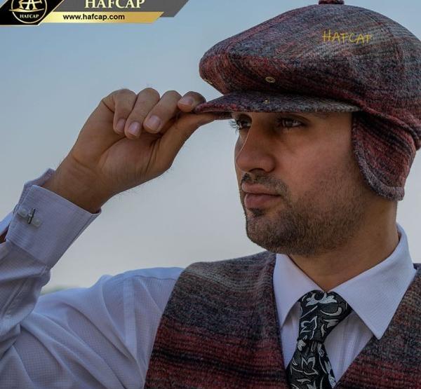 ژست عکس کلاه