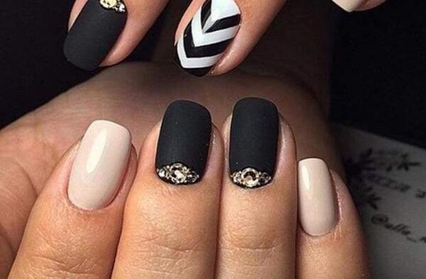 عکس کاشت ناخن رنگ یاسی
